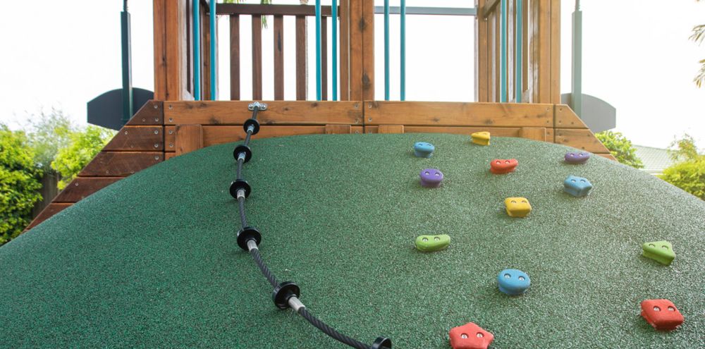 Soft-fall_safety playground surface