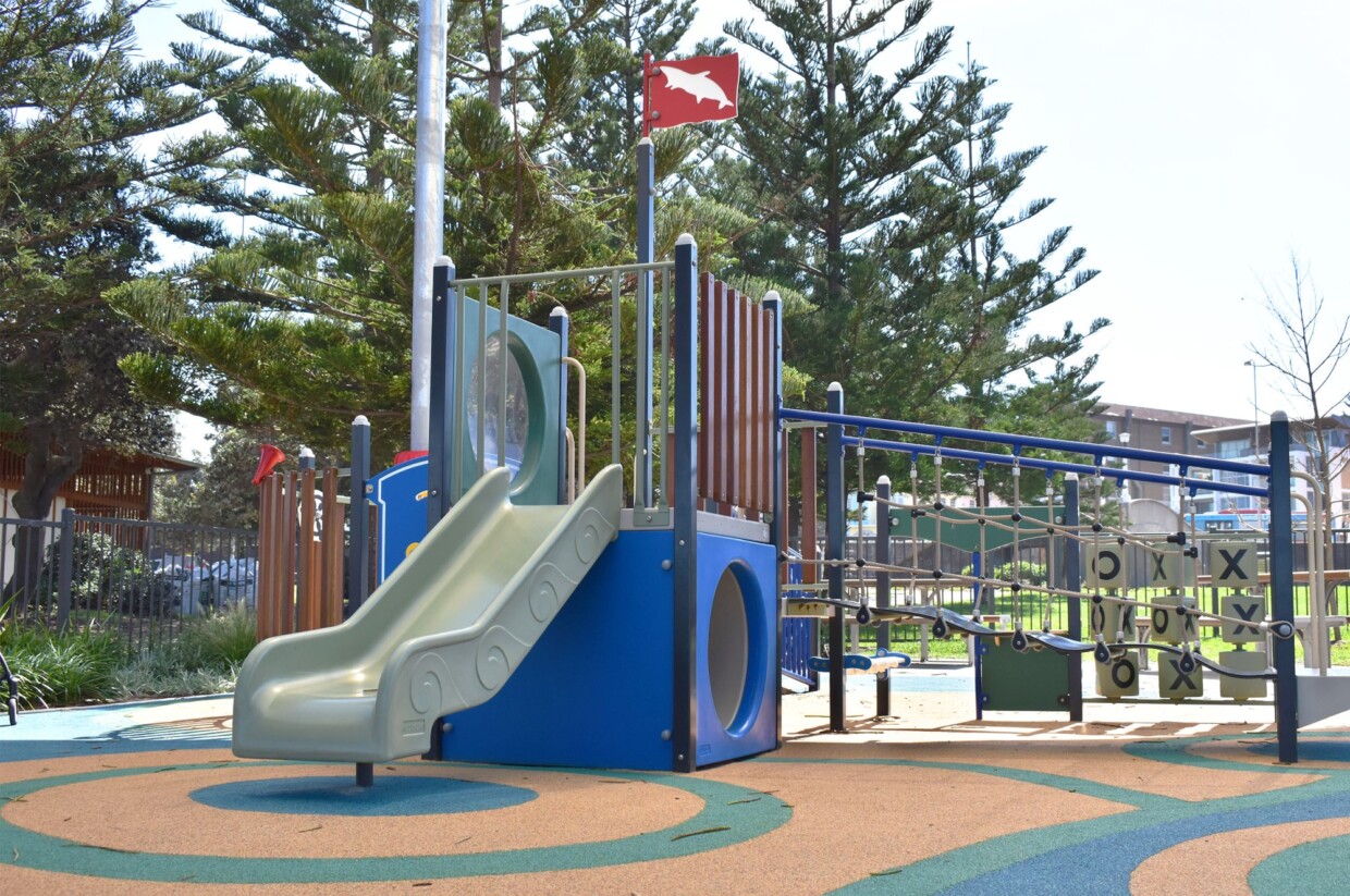 bondi-beach-public playground_obstacle course