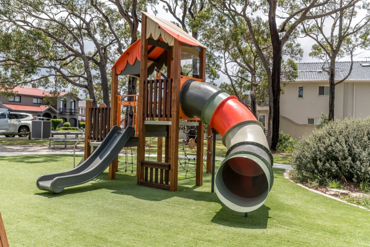 Casuarina oval public playground_play tower_tube slide
